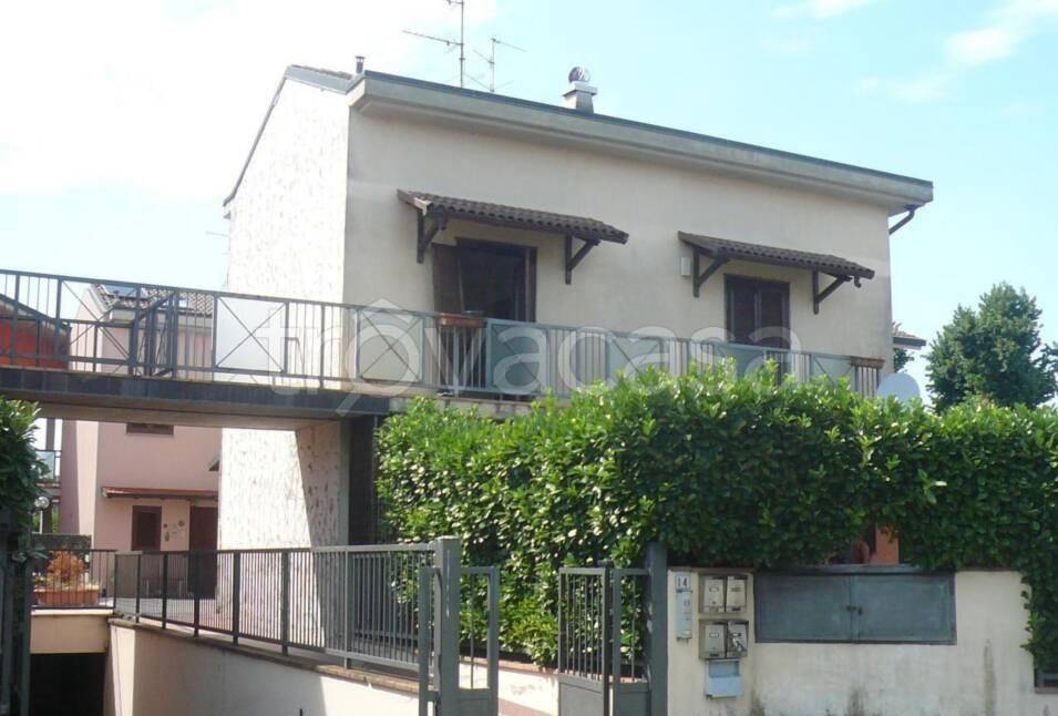 casa indipendente in vendita a Castiraga Vidardo in zona Vidardo