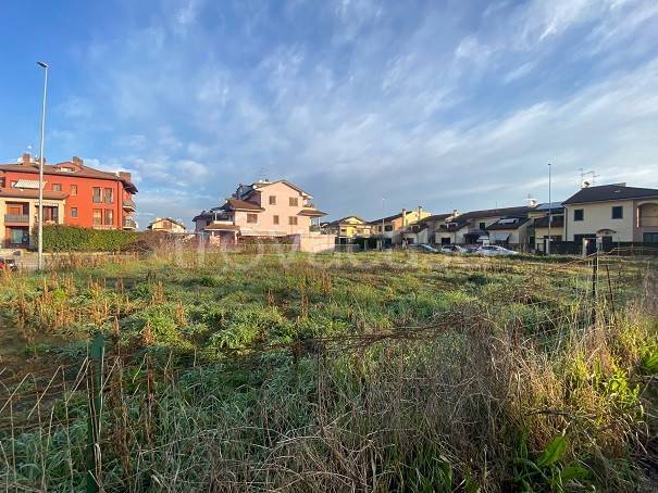 terreno edificabile in vendita a Castiraga Vidardo in zona Vidardo