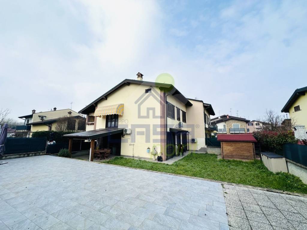 appartamento in vendita a Castiraga Vidardo in zona Vidardo