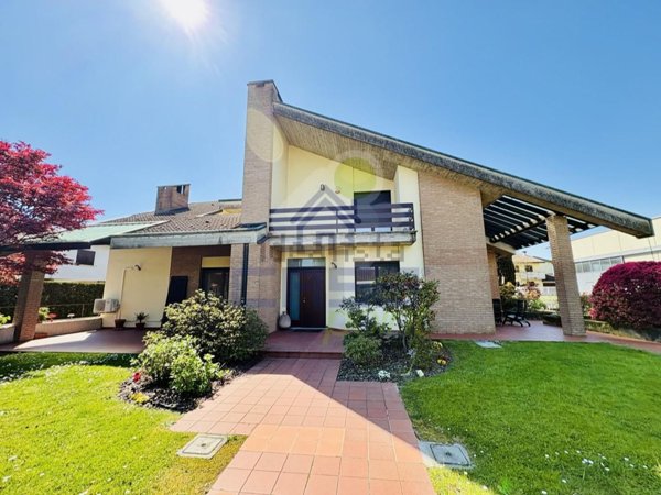 casa indipendente in vendita a Castiraga Vidardo in zona Vidardo