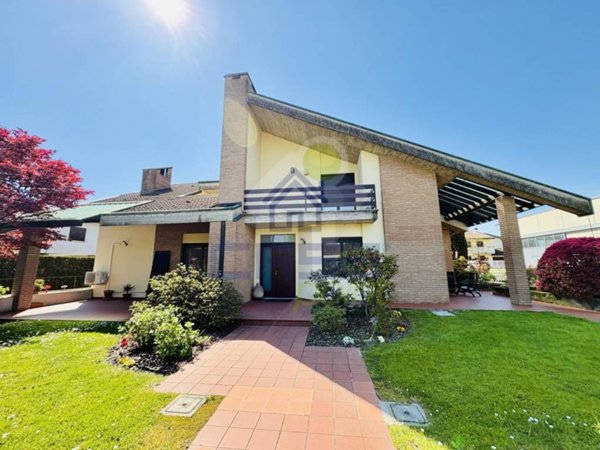 casa indipendente in vendita a Castiraga Vidardo in zona Vidardo