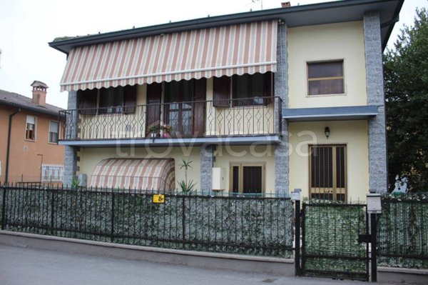 casa indipendente in vendita a Castiraga Vidardo in zona Vidardo