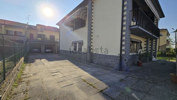 casa indipendente in vendita a Castiraga Vidardo in zona Vidardo
