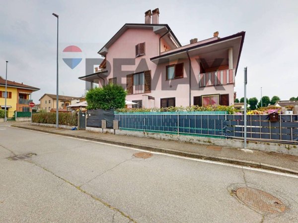 appartamento in vendita a Castiraga Vidardo