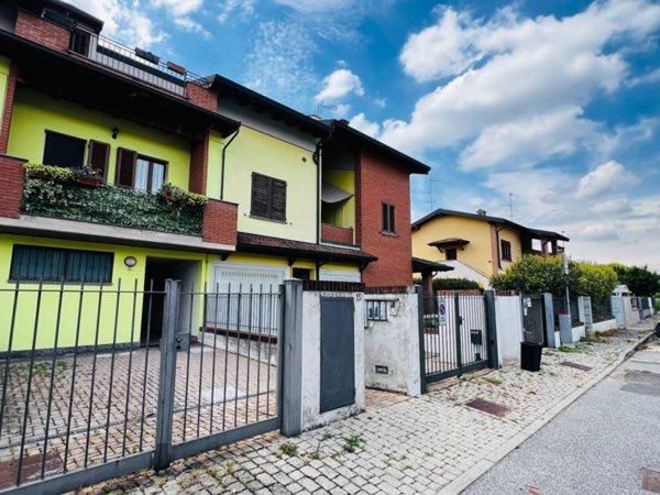 appartamento in vendita a Castiraga Vidardo in zona Vidardo