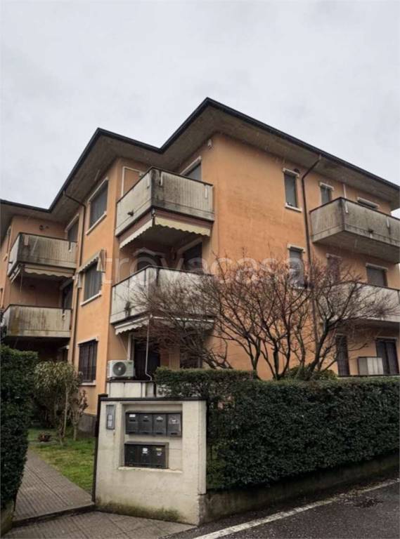 appartamento in vendita a Castiraga Vidardo in zona Vidardo