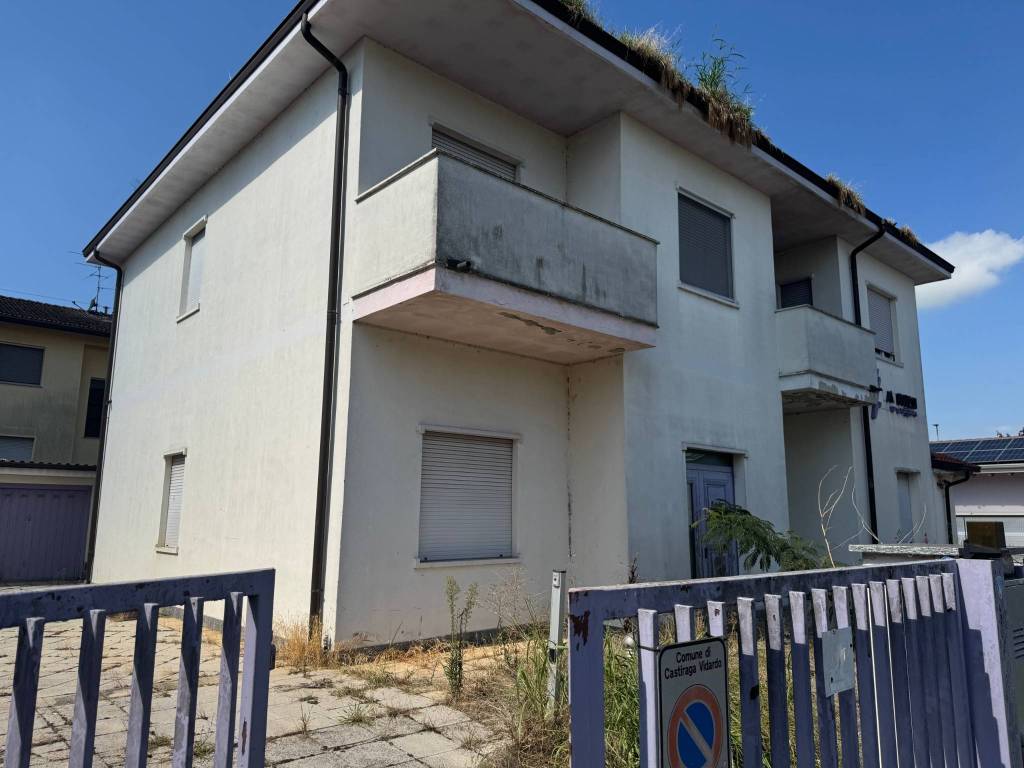 casa indipendente in vendita a Castiraga Vidardo in zona Vidardo
