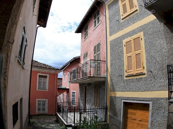 casa indipendente in vendita a Parodi Ligure in zona Cadepiaggio