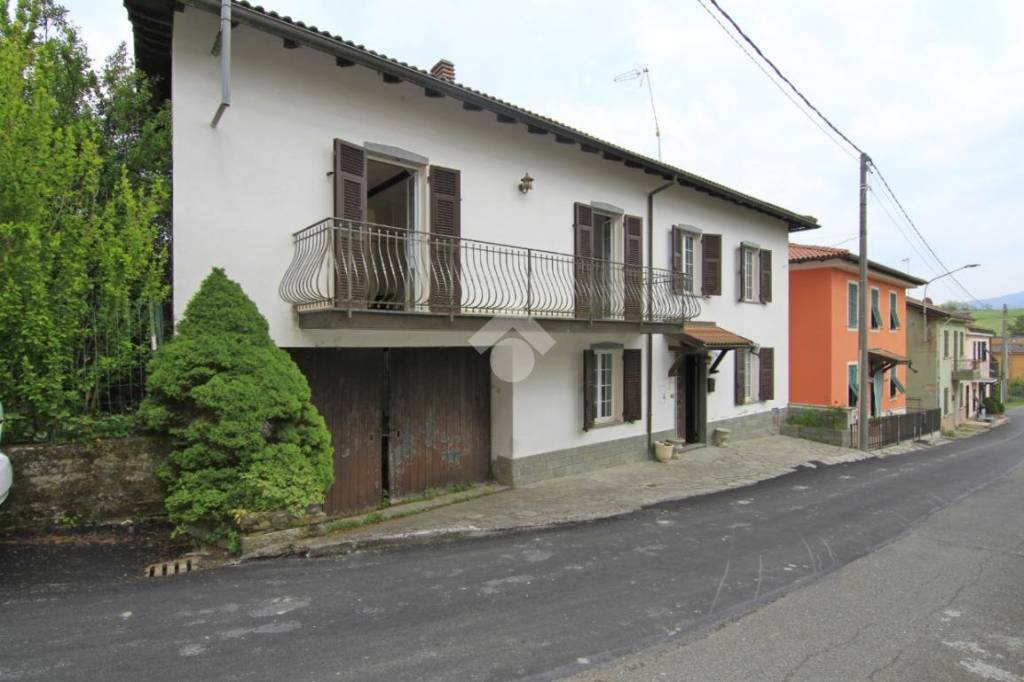 casa indipendente in vendita a Parodi Ligure in zona Tramontana