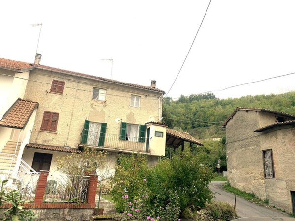 casa indipendente in vendita a Parodi Ligure in zona Cadepiaggio
