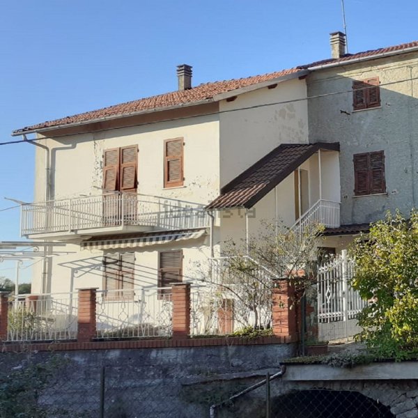 casa indipendente in vendita a Parodi Ligure