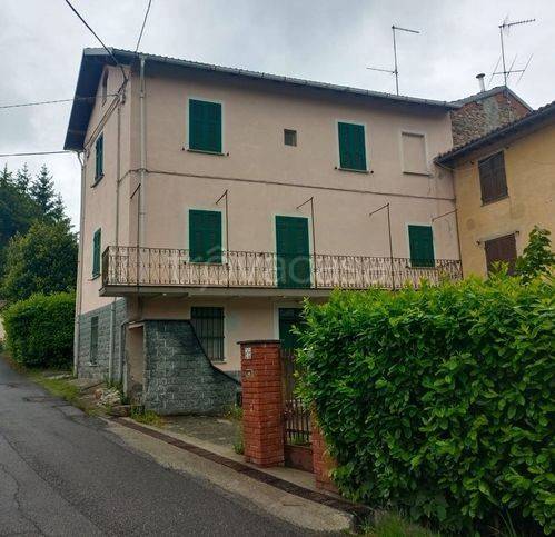 casa indipendente in vendita a Parodi Ligure in zona Tramontana