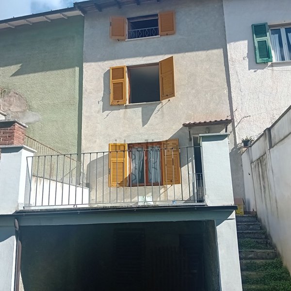 casa semindipendente in vendita a Parodi Ligure