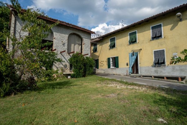 casa indipendente in vendita a Parodi Ligure