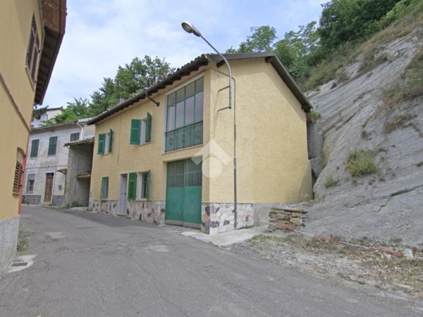 casa indipendente in vendita a Parodi Ligure in zona Cadepiaggio
