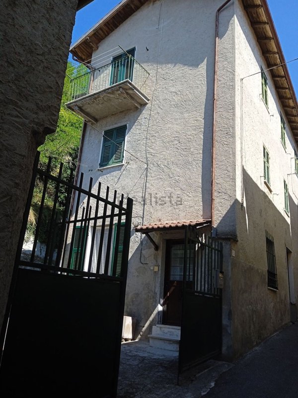 casa indipendente in vendita a Parodi Ligure in zona Tramontana