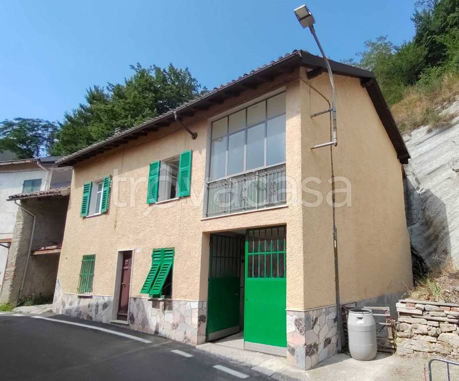 casa indipendente in vendita a Parodi Ligure in zona Cadepiaggio