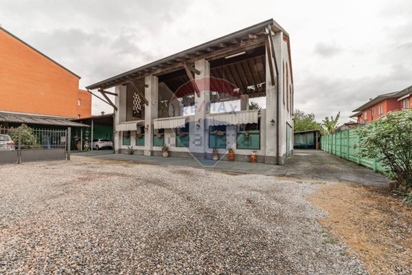 casa indipendente in vendita a Cavenago d'Adda in zona Caviaga