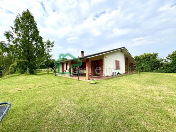 casa indipendente in vendita a Cavenago d'Adda