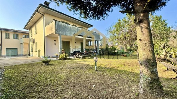 casa indipendente in vendita a Cavenago d'Adda