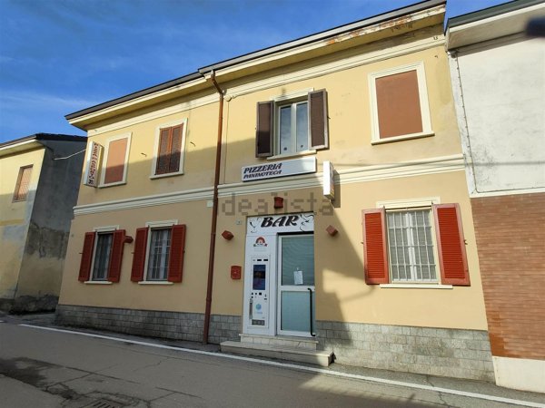 negozio in vendita a Cavenago d'Adda