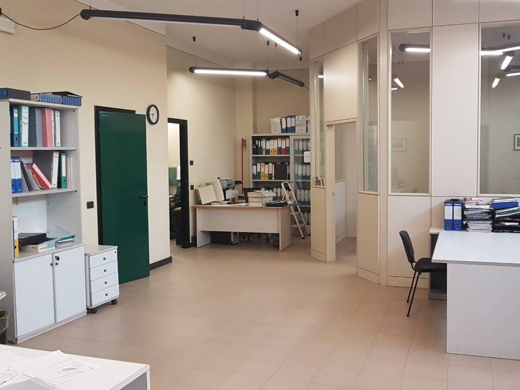 negozio in vendita a Cavenago d'Adda