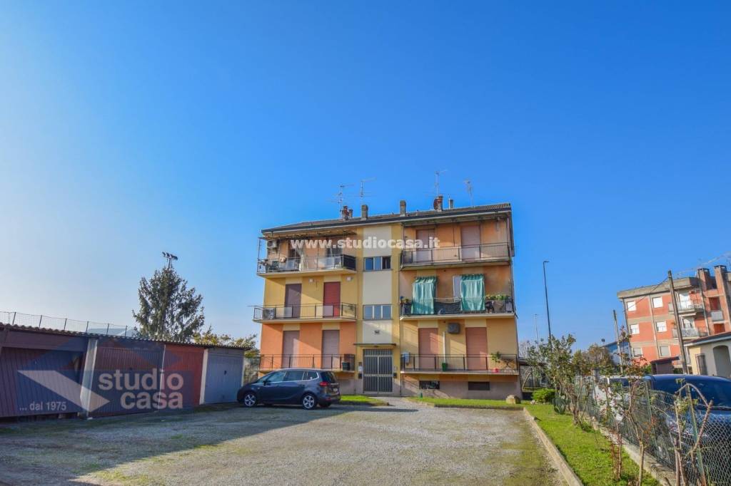 appartamento in vendita a Cavenago d'Adda in zona Caviaga
