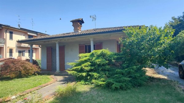 casa indipendente in vendita a Cavenago d'Adda in zona Caviaga