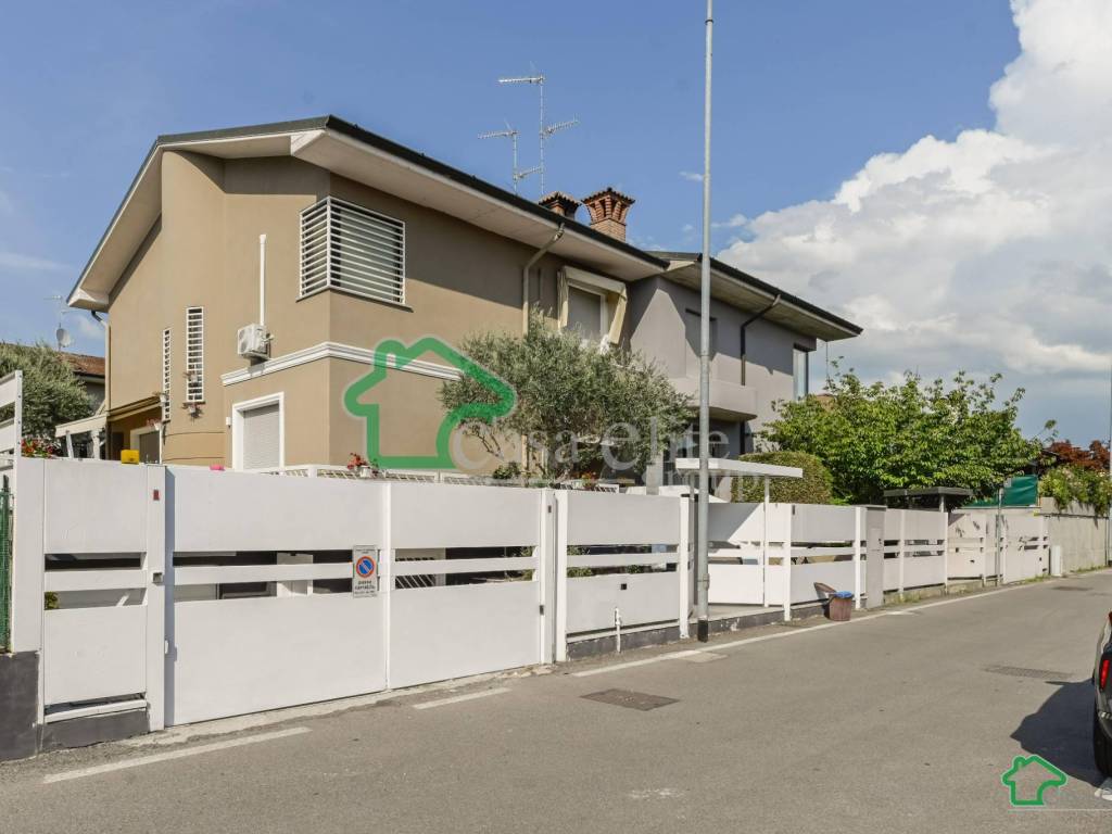 casa indipendente in vendita a Cavenago d'Adda