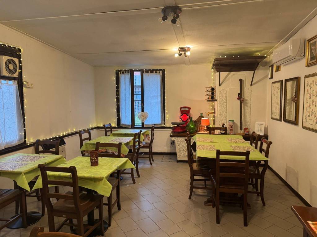 negozio in vendita a Cavenago d'Adda