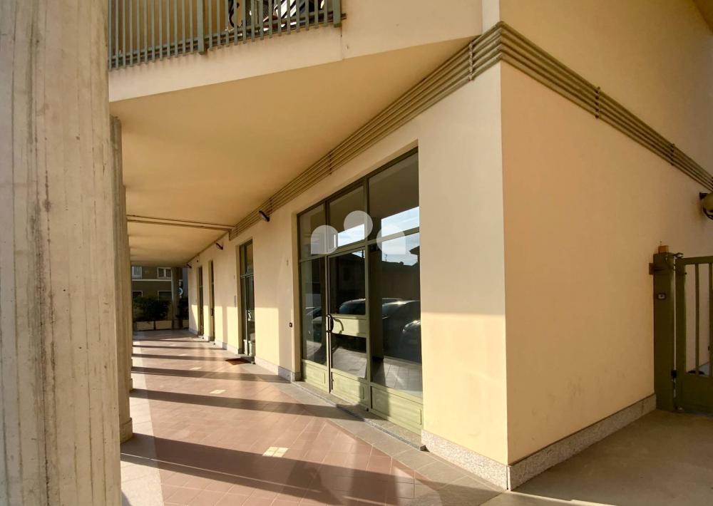 negozio in vendita a Cavenago d'Adda