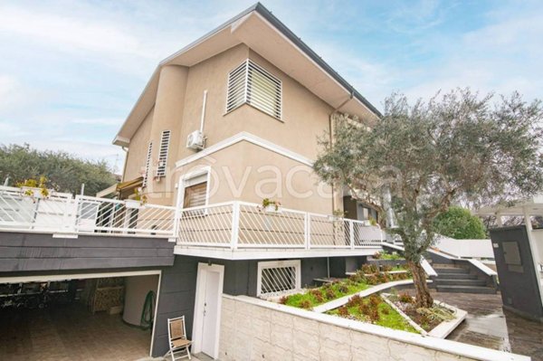 casa indipendente in vendita a Cavenago d'Adda