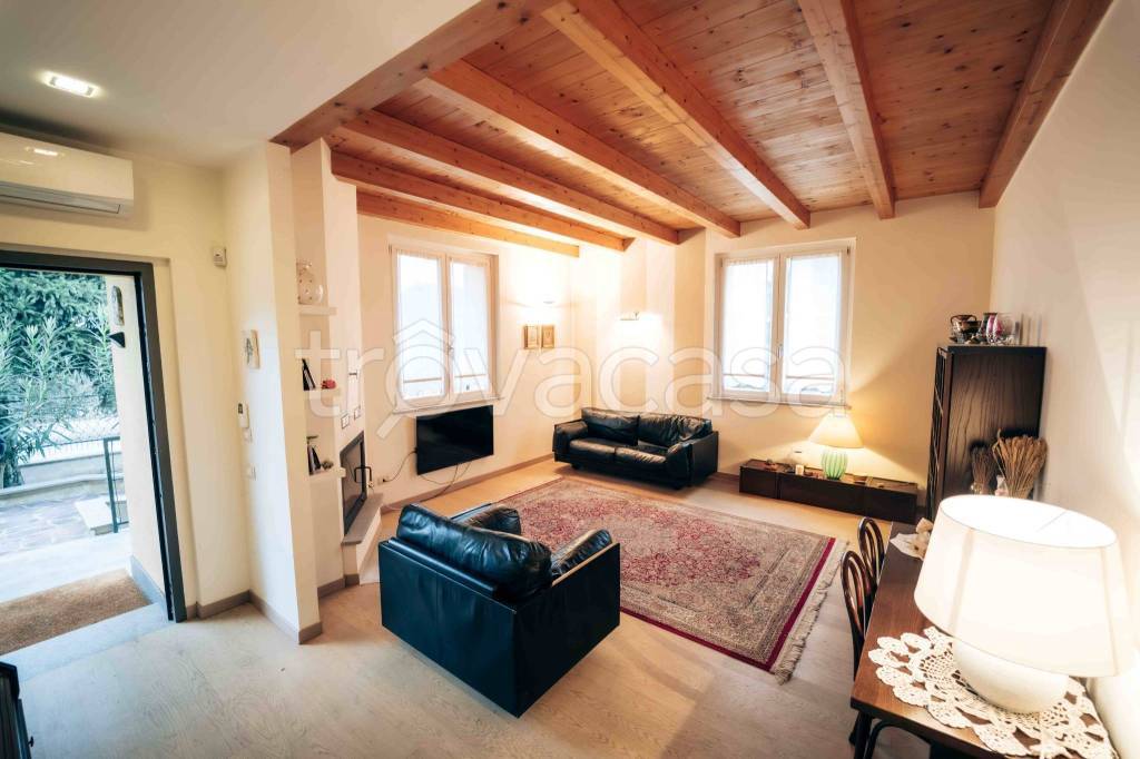 casa indipendente in vendita a Cavenago d'Adda