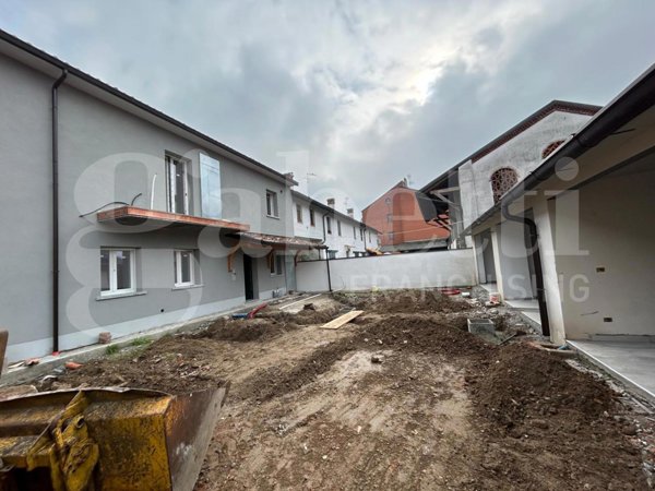 appartamento in vendita a Cavenago d'Adda in zona Caviaga