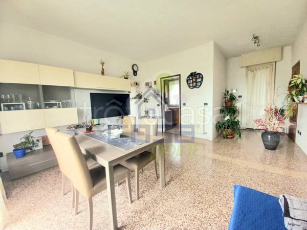appartamento in vendita a Cavenago d'Adda in zona Caviaga