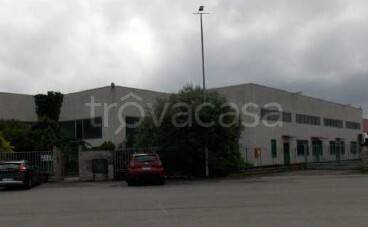 locale commerciale in vendita a Cavenago d'Adda