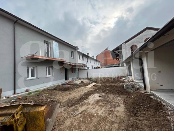 appartamento in vendita a Cavenago d'Adda in zona Caviaga