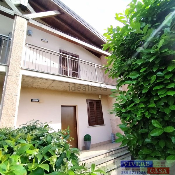 casa indipendente in vendita a Cavenago d'Adda in zona Caviaga