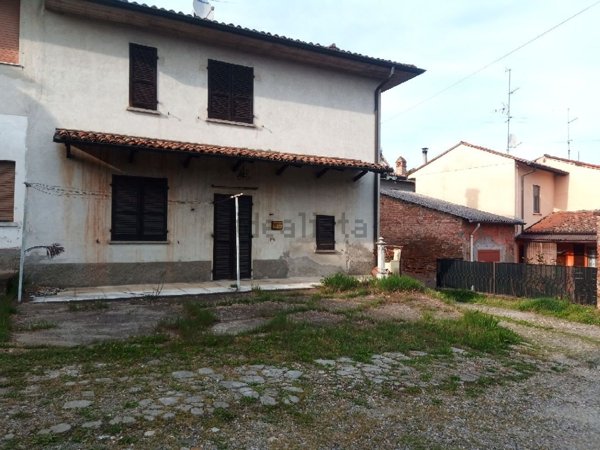 casa indipendente in vendita a Cavenago d'Adda in zona Caviaga