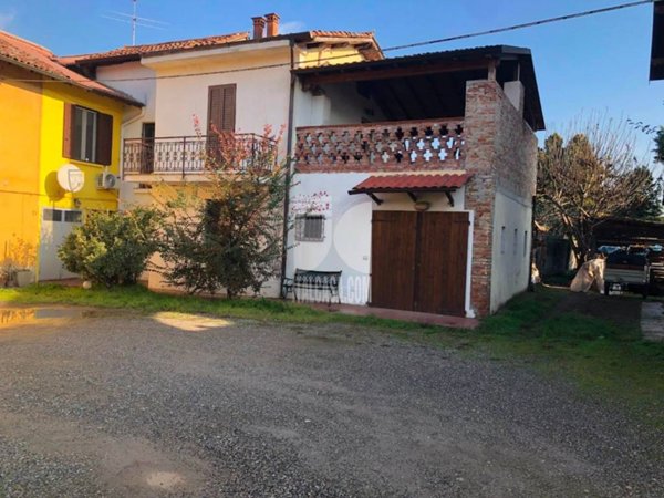 casa indipendente in vendita a Cavenago d'Adda in zona Caviaga