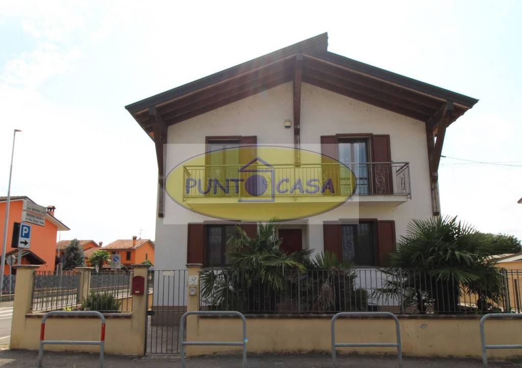casa indipendente in vendita a Cervignano d'Adda