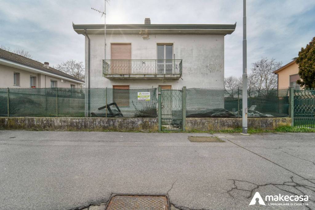 casa indipendente in vendita a Cervignano d'Adda