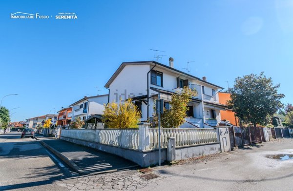 casa indipendente in vendita a Cervignano d'Adda
