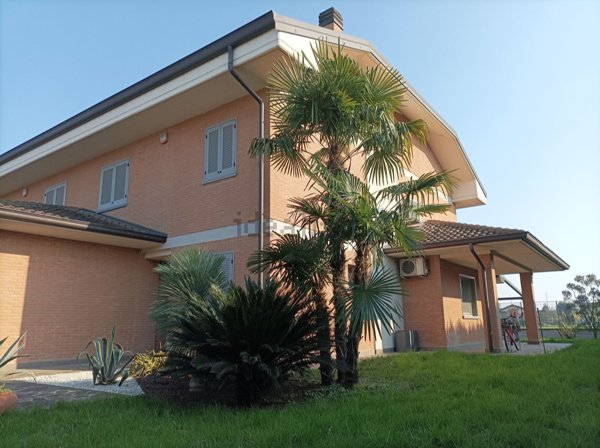 casa indipendente in vendita a Cervignano d'Adda