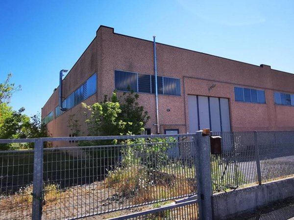locale commerciale in vendita a Codogno