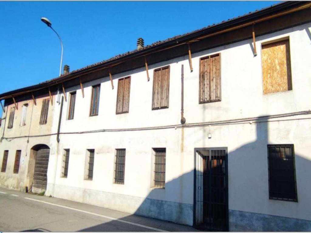 negozio in vendita a Codogno in zona Maiocca