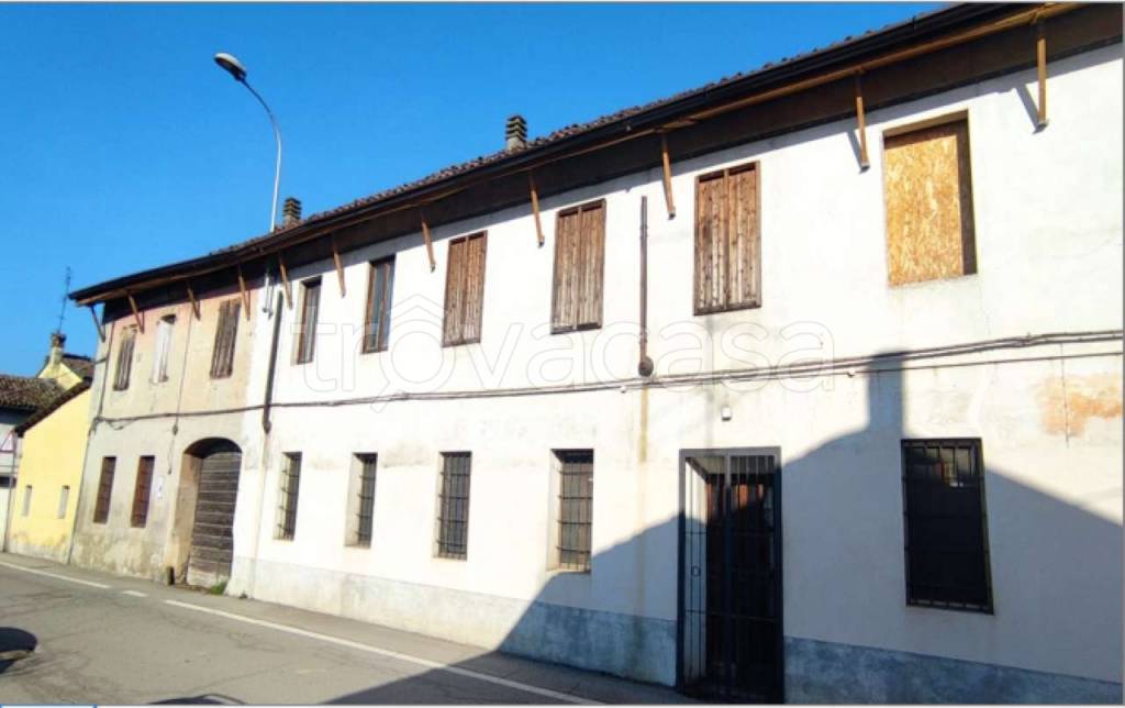negozio in vendita a Codogno in zona Maiocca