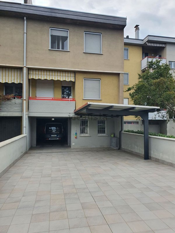 casa indipendente in vendita a Codogno