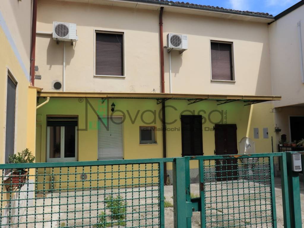 casa indipendente in vendita a Codogno
