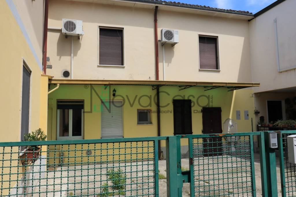 casa indipendente in vendita a Codogno